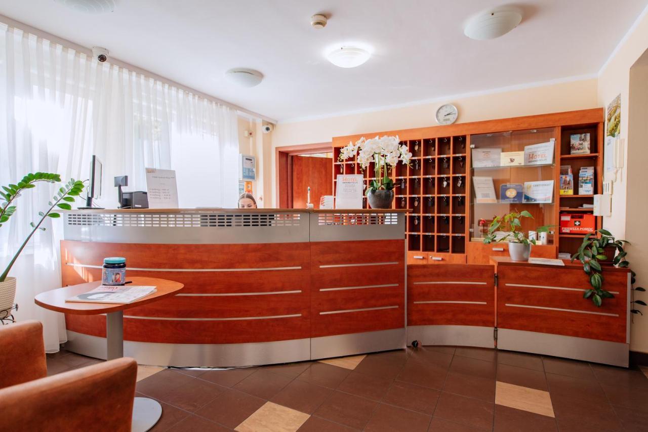 Hotel Grand Felix Красков Екстериор снимка