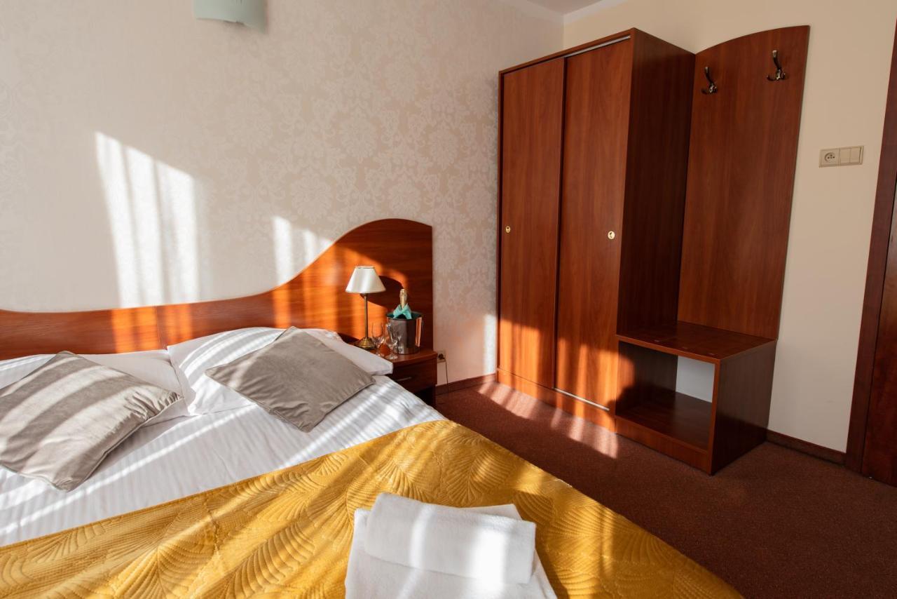 Hotel Grand Felix Красков Екстериор снимка